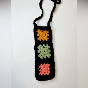 Granny square water bottle bag.
